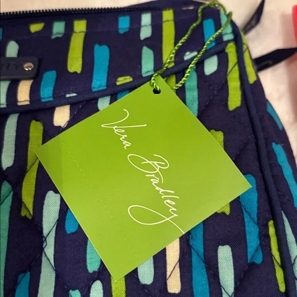 NWT Vera Bradley crossbody Katalina Showers, adjustable crossbody strap. - Picture 10 of 12